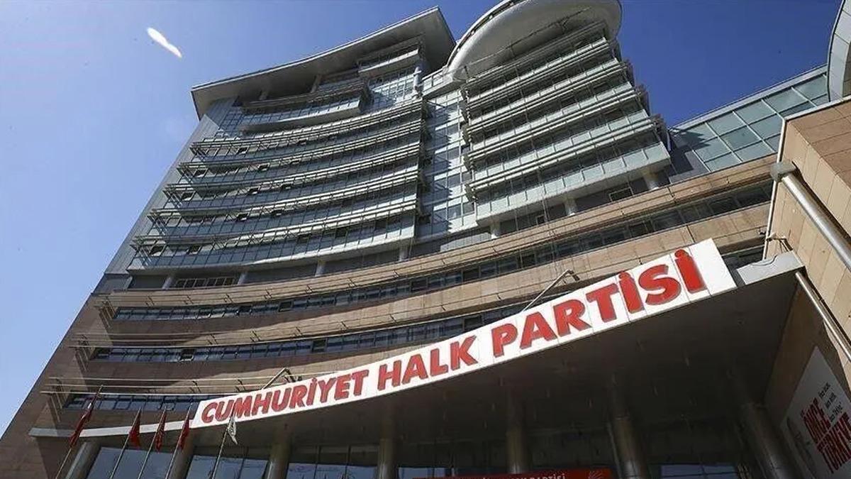 CHP istifaları